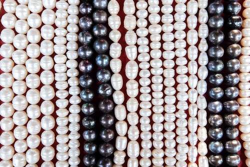 3 Ideas for Using Large Hole Pearls - Beadsofcambay.com