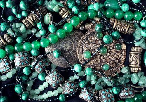 Benefits of Using Emerald Beads in Your Jewelry Creations - Beadsofcambay.com