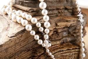 Pearls: Their History as a Jewel Accessory - Beadsofcambay.com