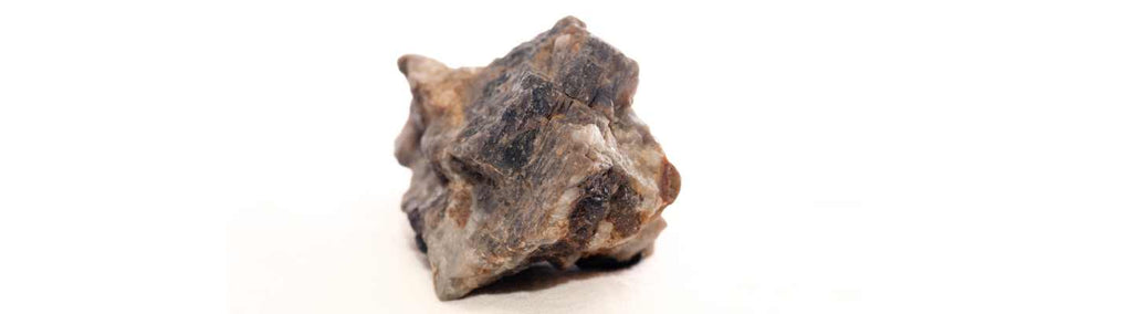 Scapolite Meaning: Healing Properties, Benefits, and Uses - Beadsofcambay.com